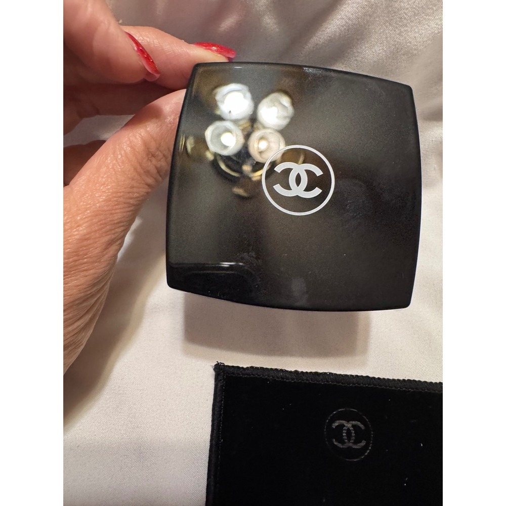 Chanel Miroir Double Facettes Mirror Duo 137.500 Black Compact with Pouch Box - Picture 3 of 8